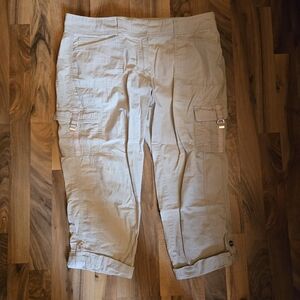 WH|BM khacki color capri size12